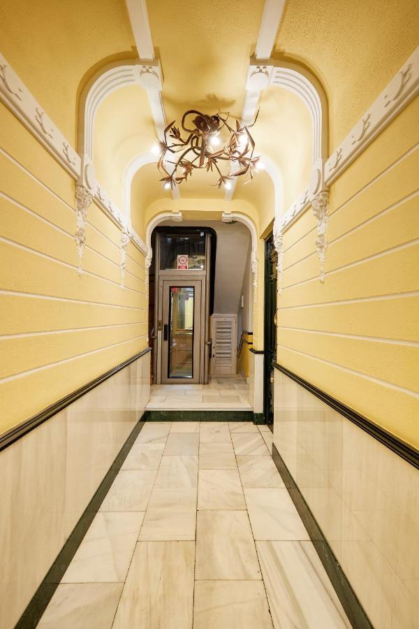 Plaza Mayor Apartment Madrid Exterior photo